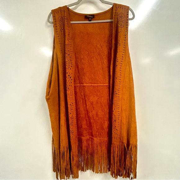 Cupio Tops - 0118 Cupio woman 2x Tan faux suede Fringe Vest